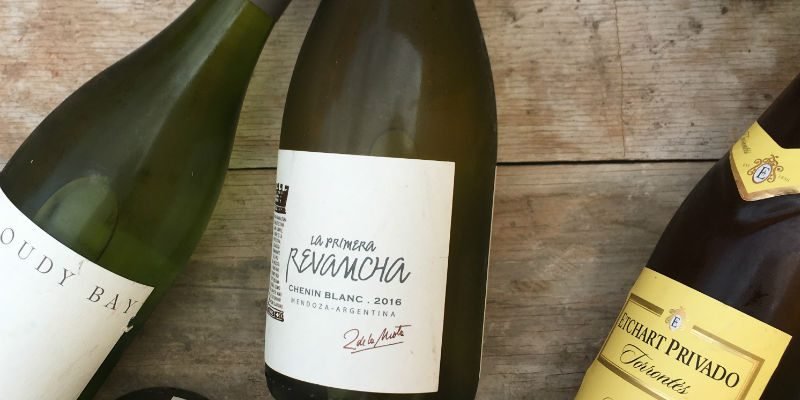 Una columna que reivindica a los vinos blancos. Cada vez más los recomiendo. Cada vez más los pongo en un pedestal. ¿Por qué? Acá te cuento.